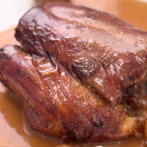 COSTILLAR LECHAZO RELLENO CON SUS MOLLEJAS Y TIMBAL DE PATATAS CON SUS VERDURAS (300g)