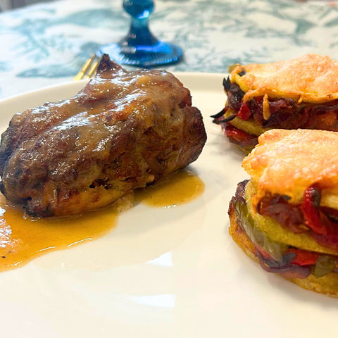 COSTILLAR LECHAZO RELLENO CON SUS MOLLEJAS Y TIMBAL DE PATATAS CON SUS VERDURAS (300g)