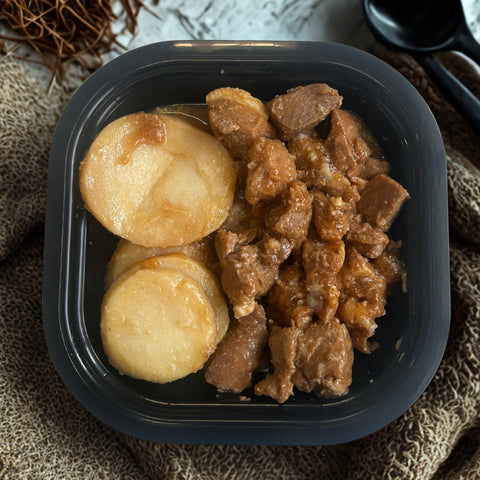Fricasé de cerdo a la barbacoa con patatas panadera (350g)